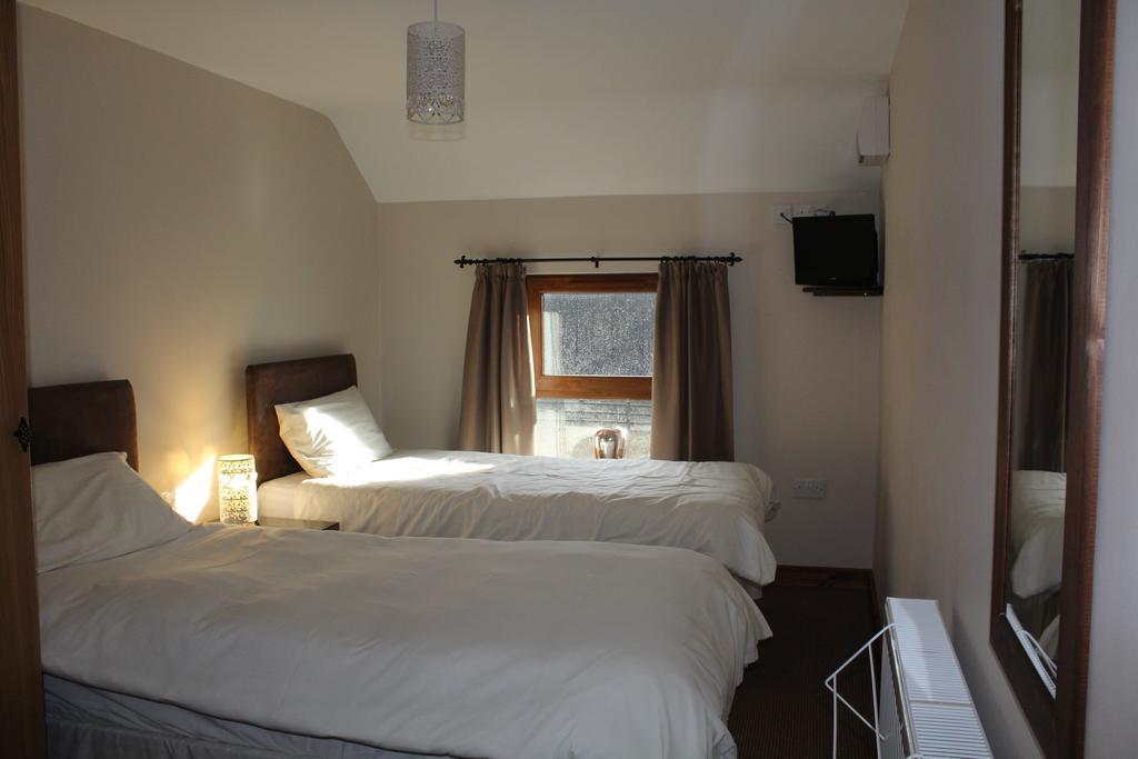 The Nags Head Tredegar Bed & Breakfast Nant-y-bwch Dış mekan fotoğraf