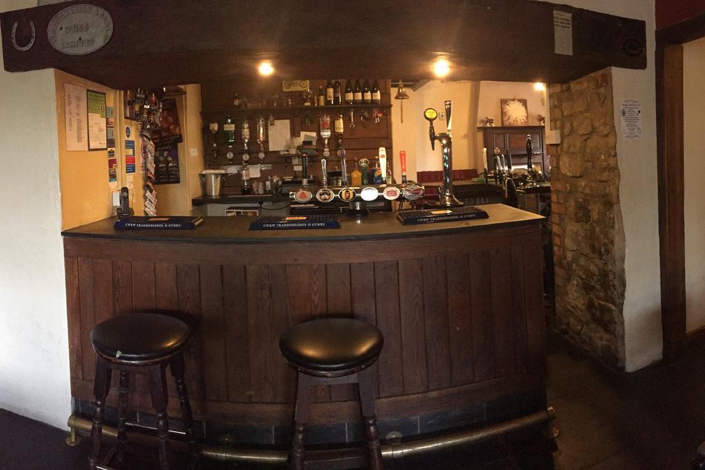 The Nags Head Tredegar Bed & Breakfast Nant-y-bwch Dış mekan fotoğraf
