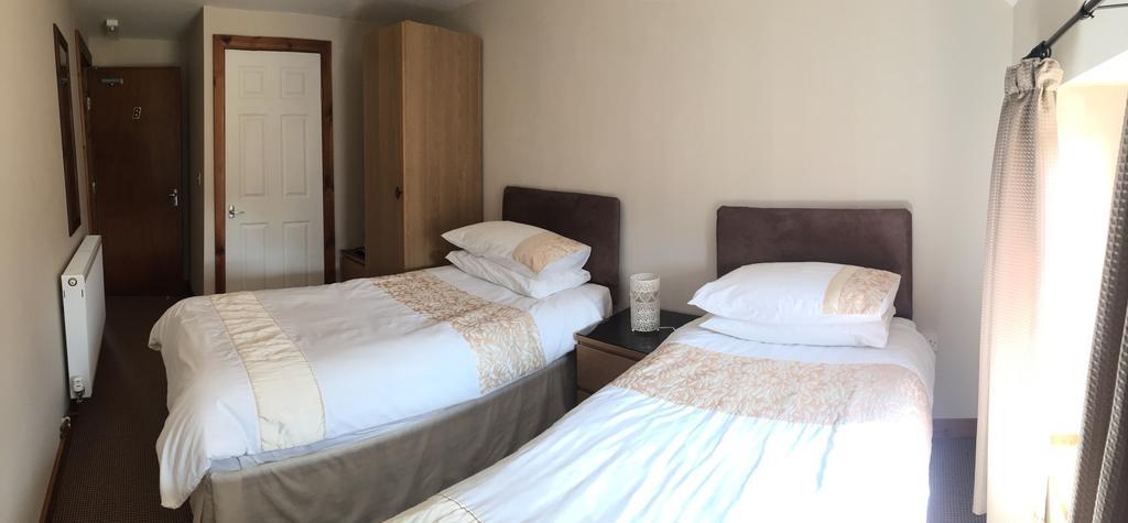 The Nags Head Tredegar Bed & Breakfast Nant-y-bwch Dış mekan fotoğraf